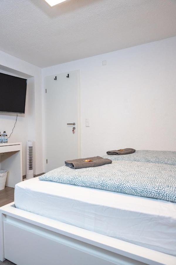 #3 Bequemes Zimmer Mit Pool Und Garten Memmingen Bagian luar foto