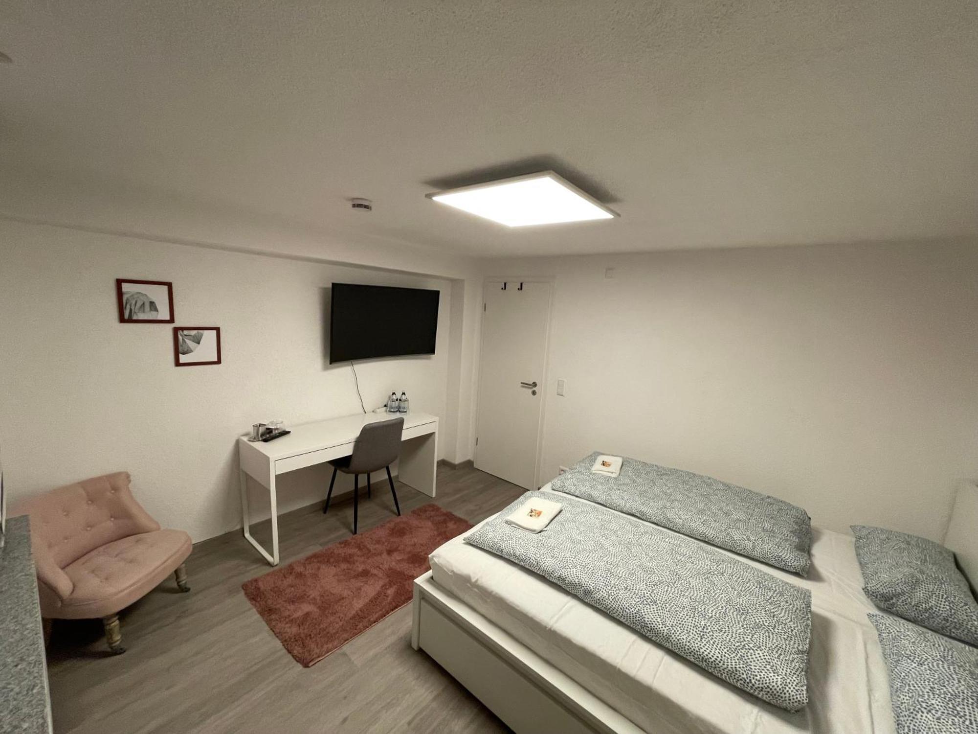 #3 Bequemes Zimmer Mit Pool Und Garten Memmingen Bagian luar foto