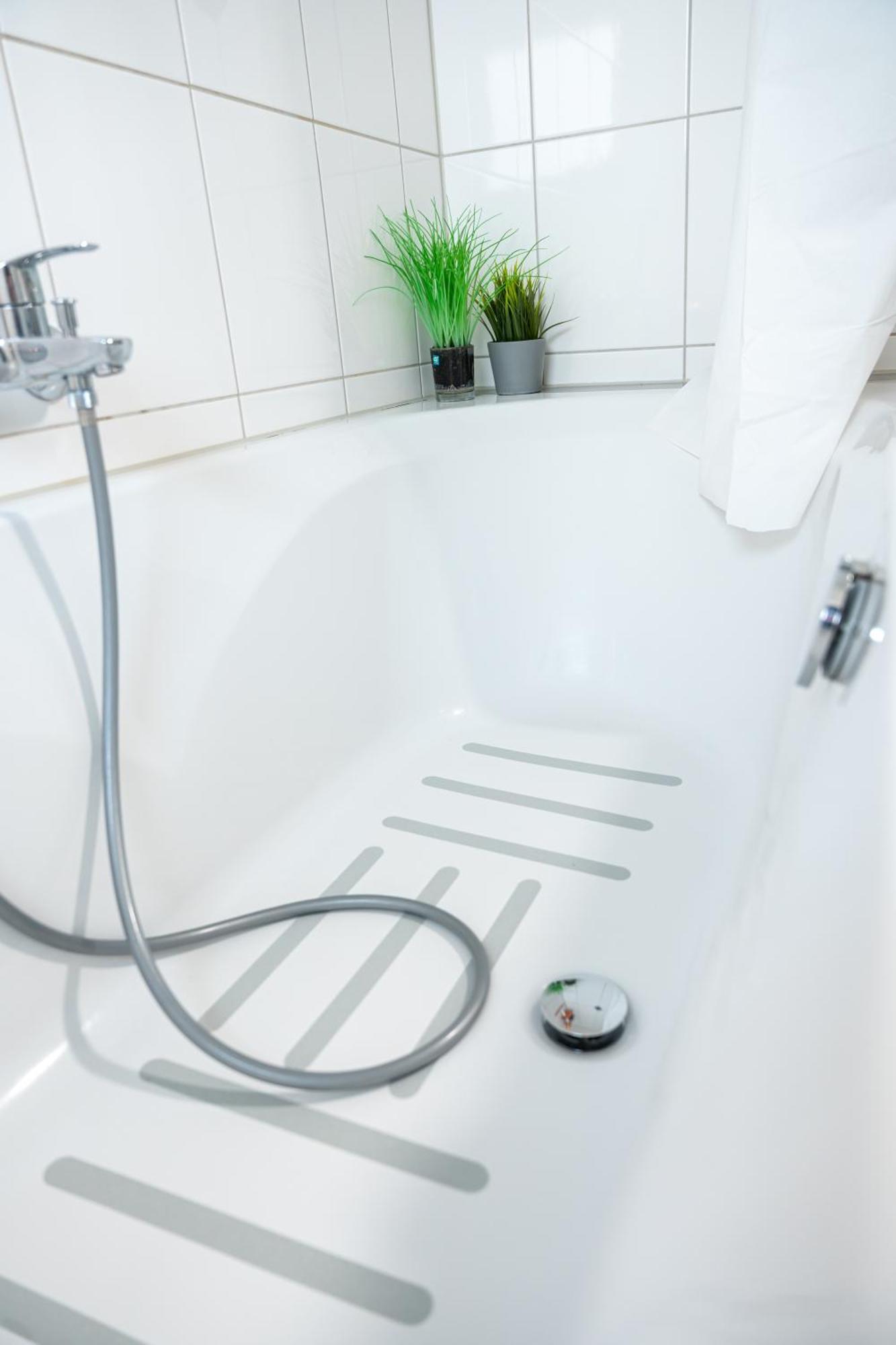 #3 Bequemes Zimmer Mit Pool Und Garten Memmingen Bagian luar foto