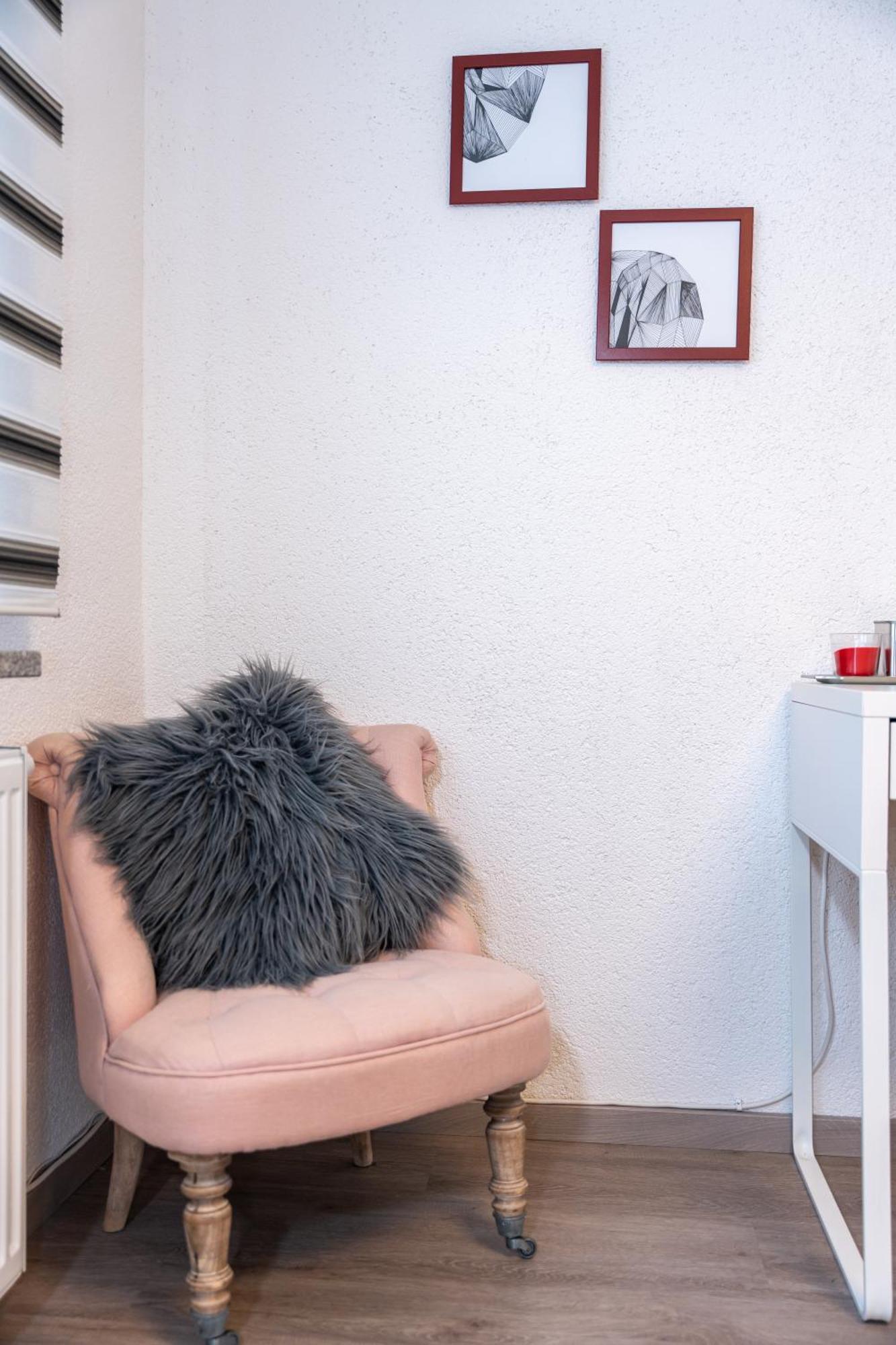 #3 Bequemes Zimmer Mit Pool Und Garten Memmingen Bagian luar foto
