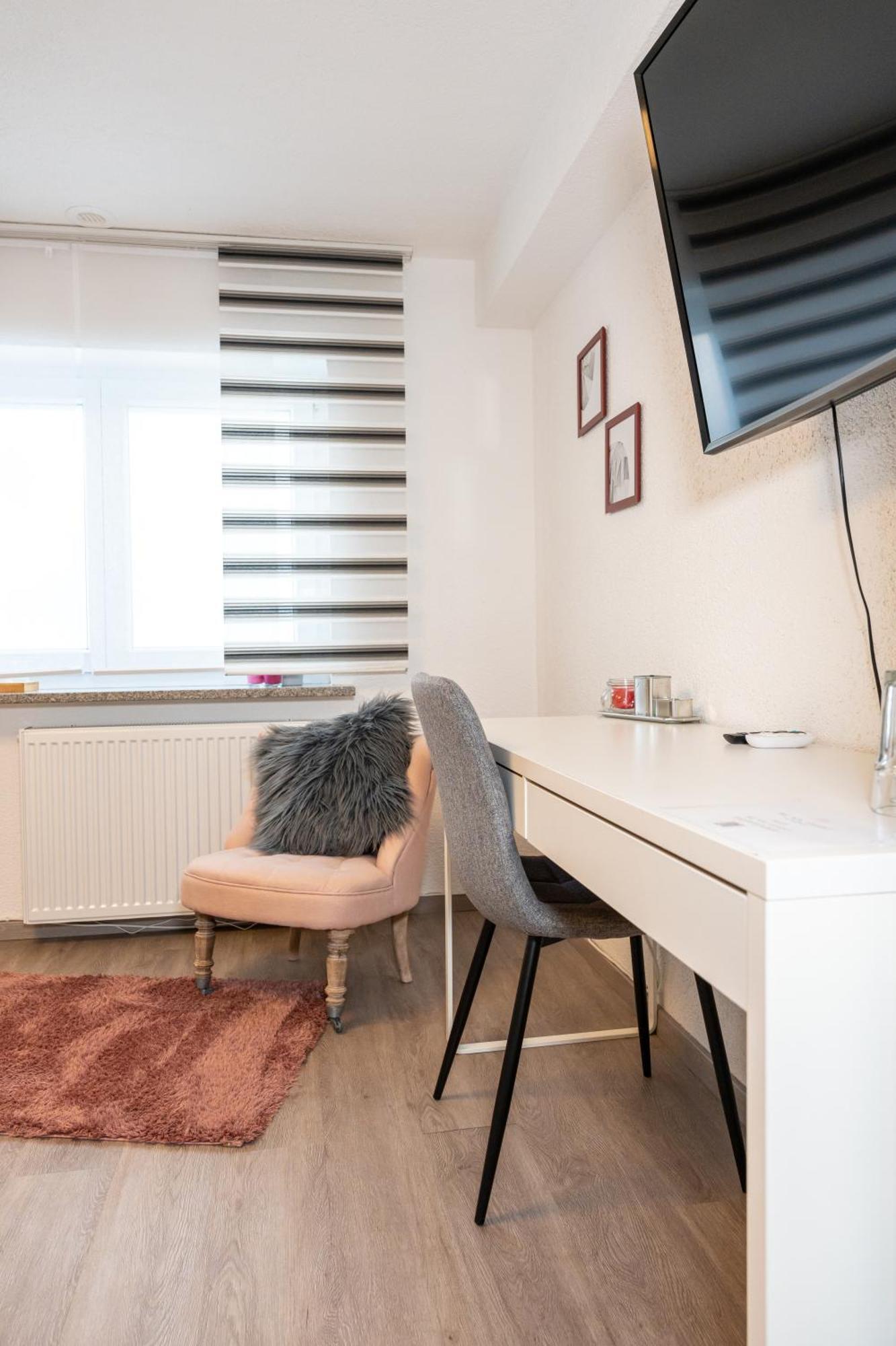 #3 Bequemes Zimmer Mit Pool Und Garten Memmingen Bagian luar foto